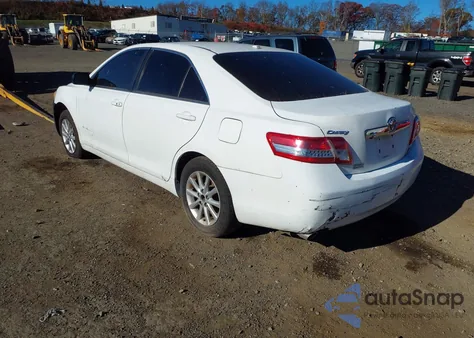 2011 Toyota Camry Xle V6 z USA, uszkodzony, nr VIN 4T1BK3EK4BU620694